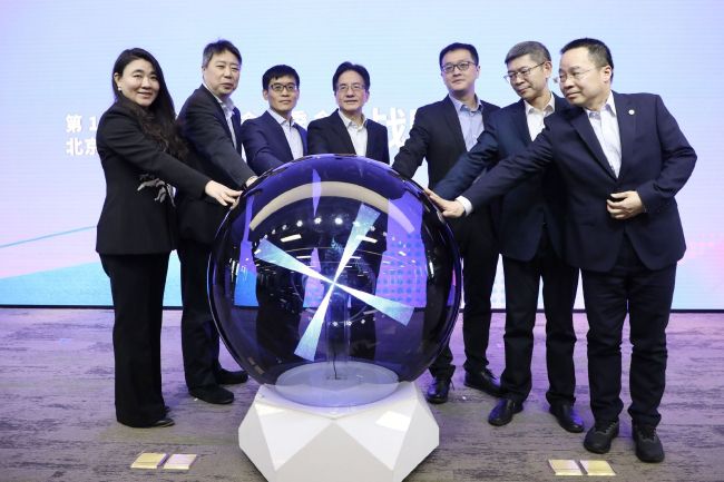 在线看片亚洲